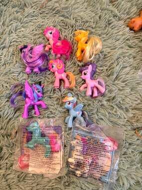 Mixed Lot of My Little Pony Figures Including G4 Twilight Sparkle Pinkie Pie and